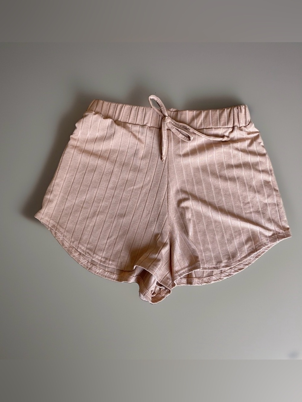 Nasty Gal Size 6 Cream Pink Ribbed Knit High Rise Tie Waist Pull On Shorts